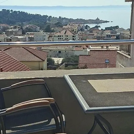 With Parking Space - 25328 Makarska
